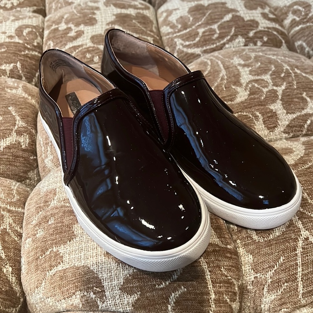 Halogen Bordeaux Sneakers